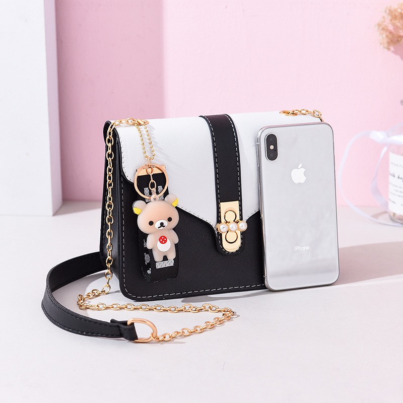 Tas Slempang Wanita Kecil New Fashion Tali Rantai dgn Boneka Lucu - WT7120