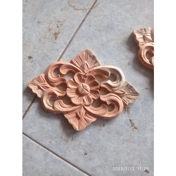 Ukiran Dekorasi lemari dan kabinet ukir tempel motif bunga kayu mahoni