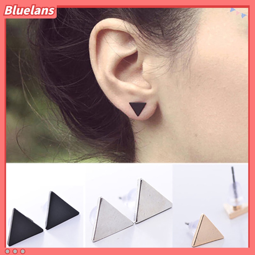 1 Pasang Anting Stud Bentuk Segitiga Bahan Alloy Gaya Punk Untuk Wanita