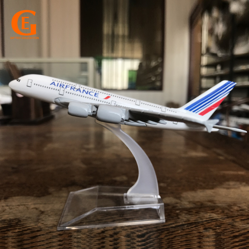 Miniatur Diecast Pesawat Air France A380 Airbus 380 Bahan Alloy Solid Ukuran 16CM Untuk Koleksi