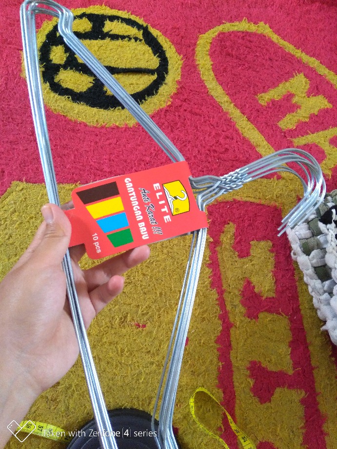 Hanger Baju Stainless