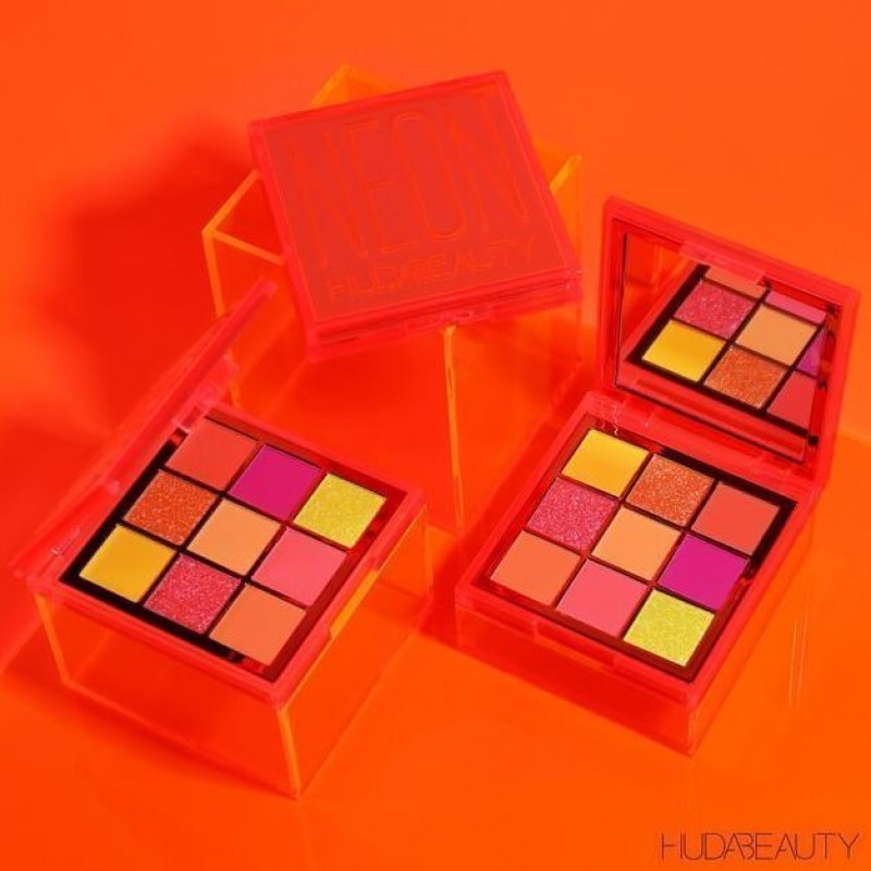 HUDA Beauty Neon ORANGE Obsessions Palette // eyeshadow  HUDA Beauty Neon ORANGE //HUDA Beauty