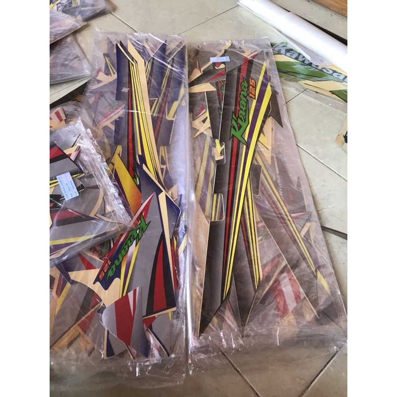 Striping stiker les body kirana 2005 hitam n biru