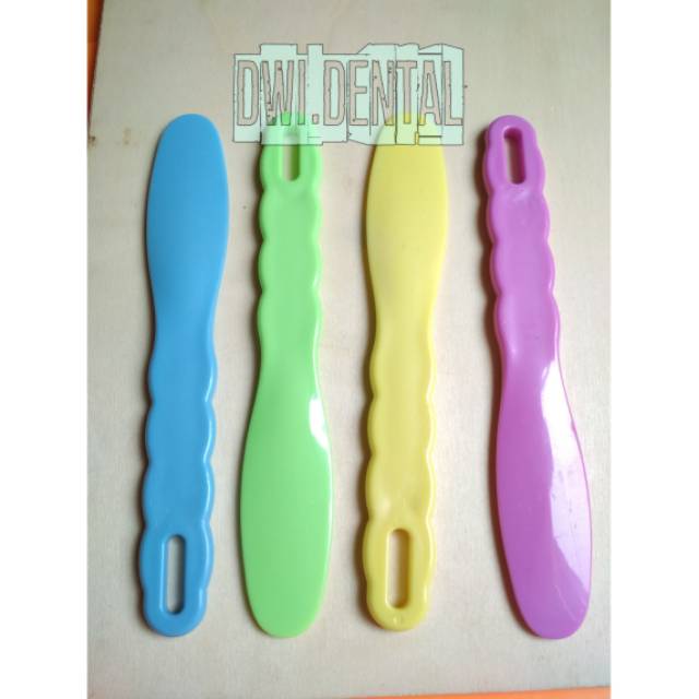 C3.17 - Dental spatula gips gipsum plastik