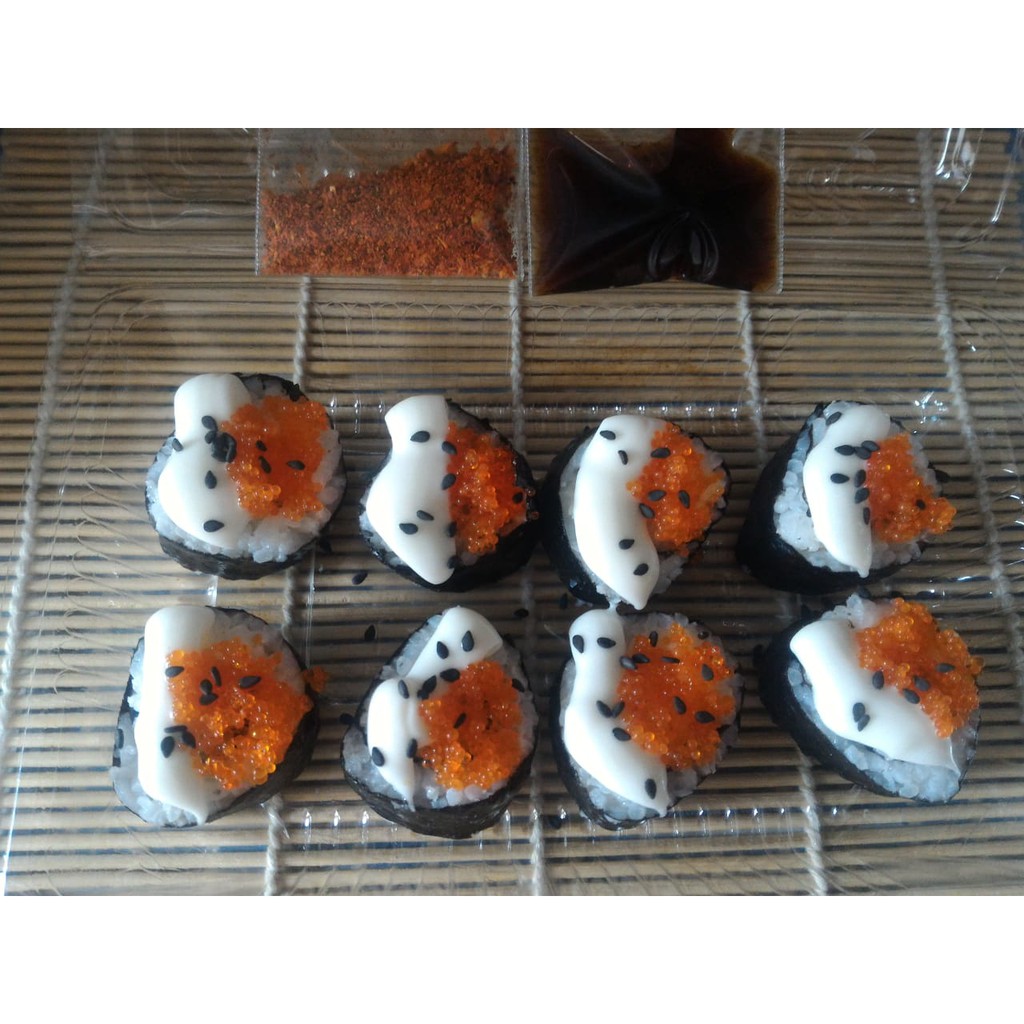 

Kani Maki Sushi