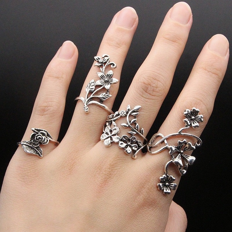 4 Pcs / Set Cincin Knuckle Bentuk Bunga Daun Ukiran Warna Silver Bahan Alloy Gaya Retro Antik Untuk Wanita