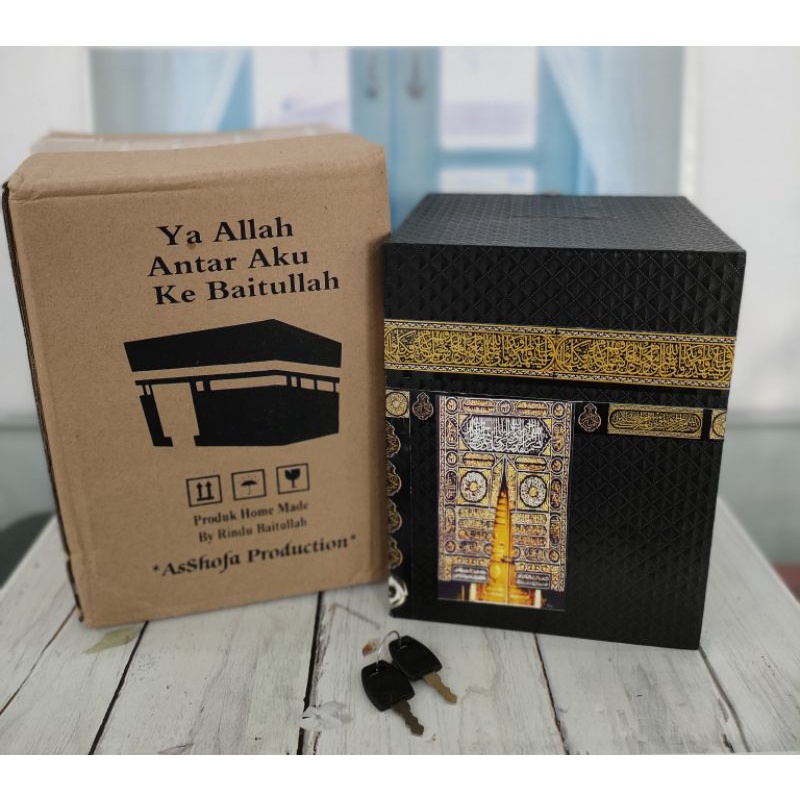 Celengan Ka'bah jumbo