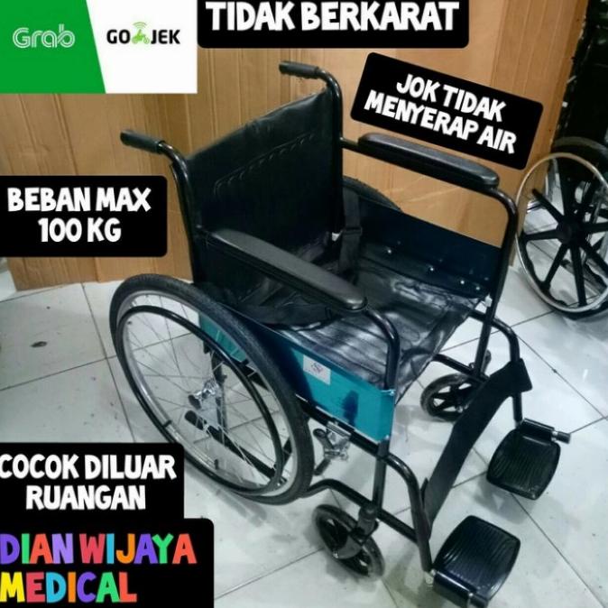 Kursi roda standar rumah sakit
