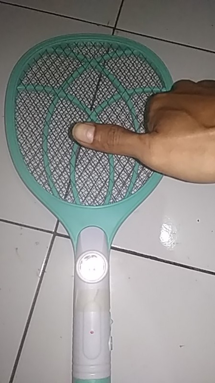 Raket Nyamuk Multifungsi Murah
