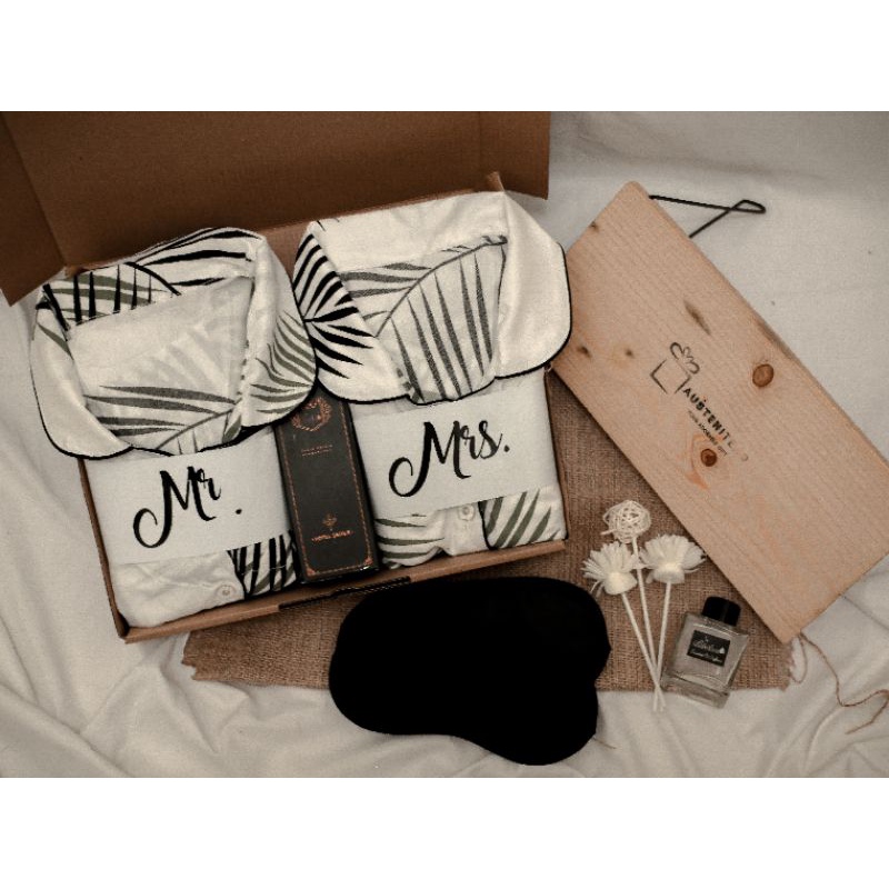 Austenite.id Hampers Wedding / Kado nikah / Hampers Pernikahan / Seserahan / Hampers Piyama Couple /