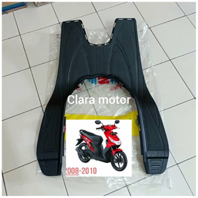 Pijakan kaki motor beat karbu pertama