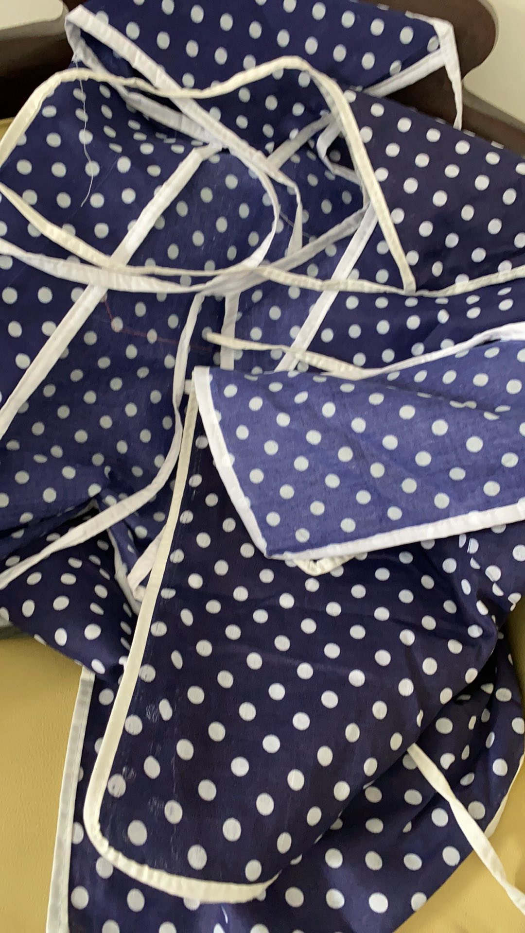 Celemek Masak Kain Motif Polkadot