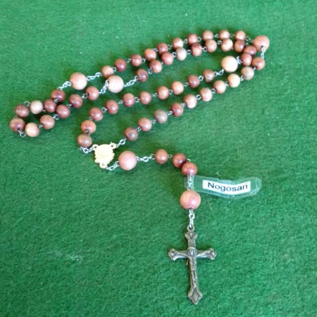 Rosario kayu Nagasari petir