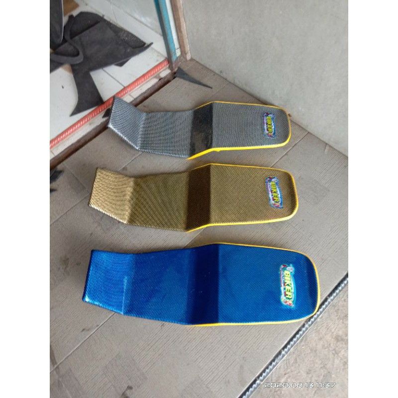 jok ninja r variasi jok kulit karbon