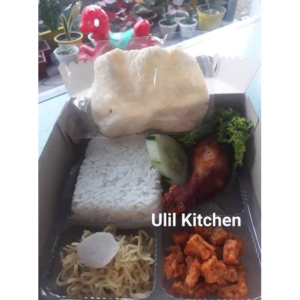 

Nasi campur ekonomis Ulil kitchen
