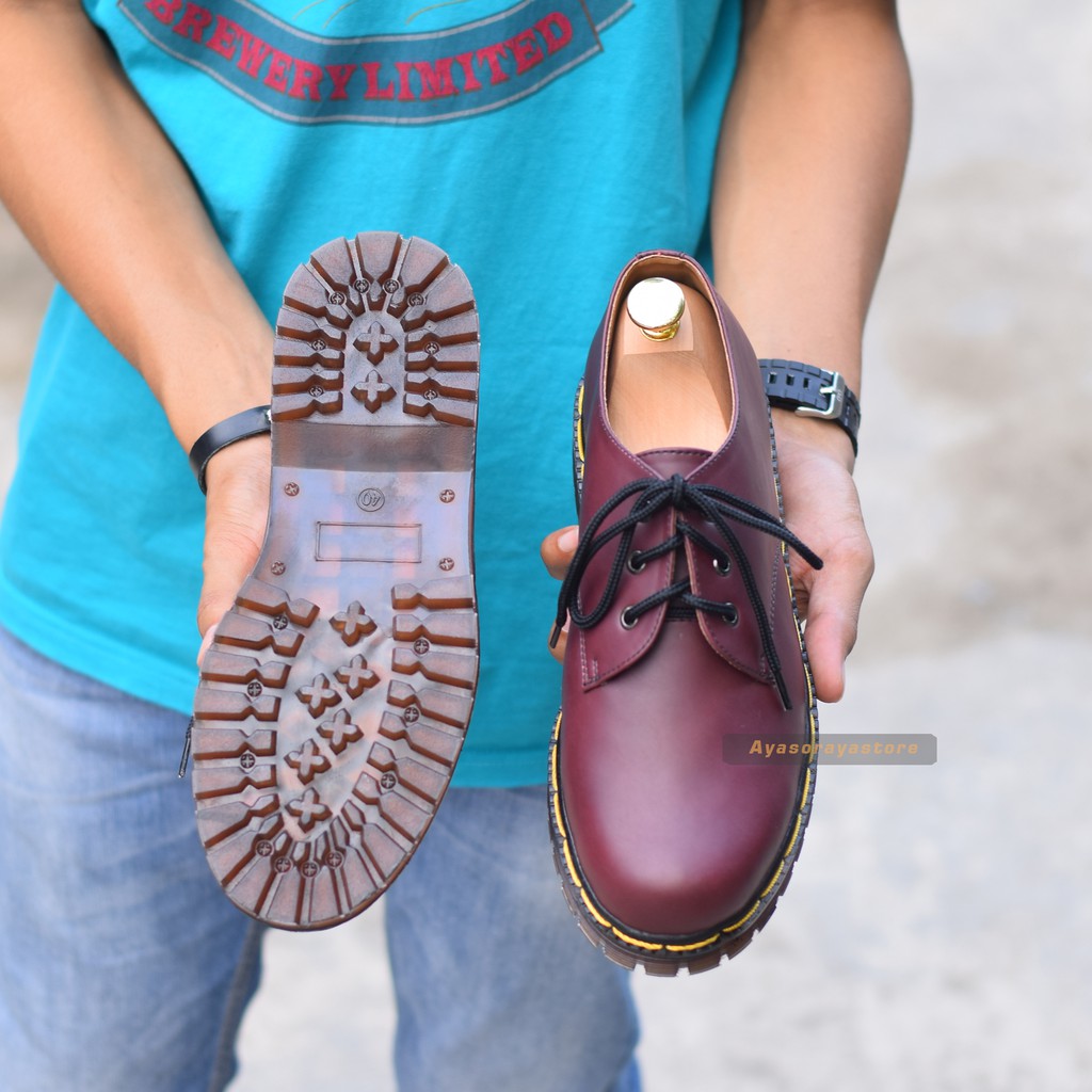 SEPATU Low Boots Pria Wanita Model Docmart Warna Maroon Merah 3 Hole / Lubang Original Bandung KULIT