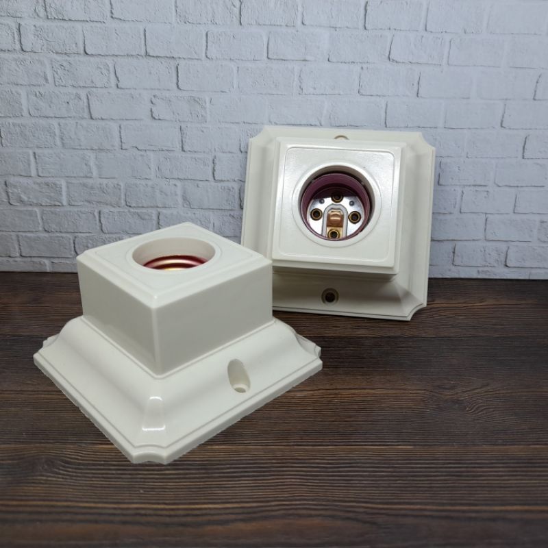 Fitting Lampu Plafon Broco 1210