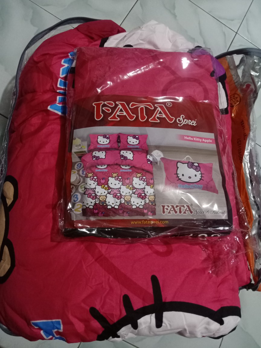 Sprei Queen Fata Hello Kitty Apel 160x200 Cm - Sprei Queen Size