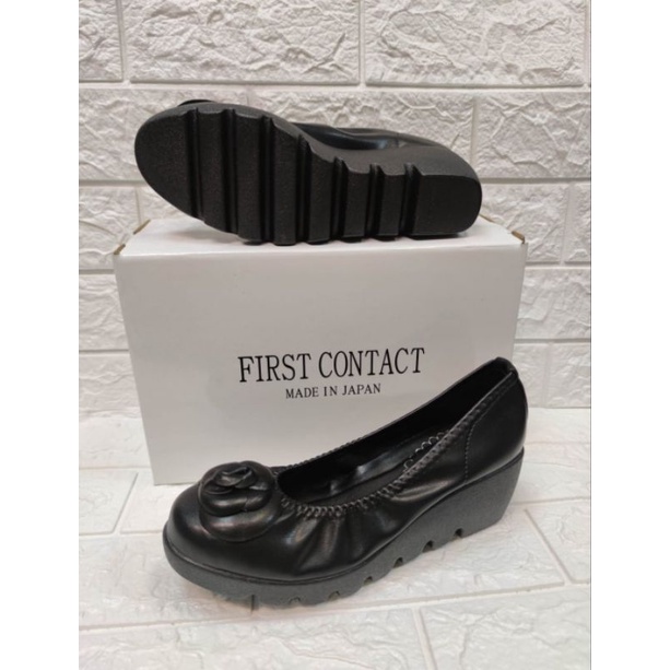 First contact rose bunga / sepatu wanita first contact