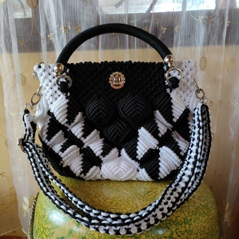 Tas Tali Kur Homemade/kombinasi hitam pUtih/Tas wanita/slempang dan jingjing/bahu