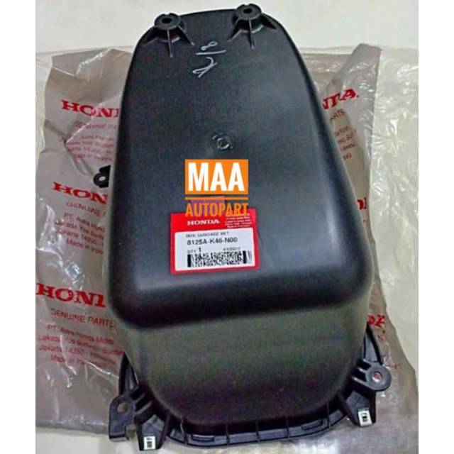Box Helm Bagasi Luggage Vario 110 FI 2014 2015 8125AK46N00 Asli
