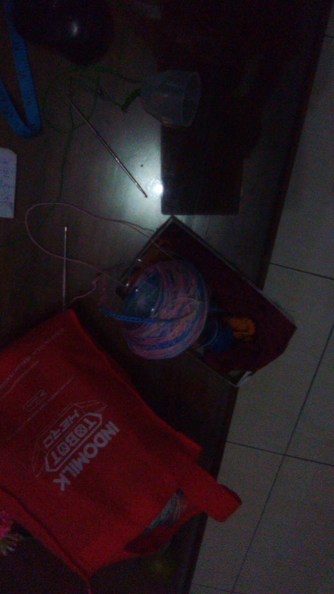 Benang Nilon Gulungan Warna Polos No.18 Part. 1,