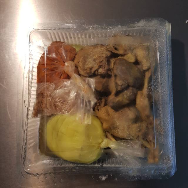 

Bebek Goreng Bumbu Kuning 1 Ekor + Serundeng & Sambal