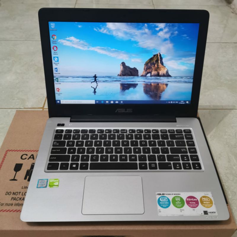 Laptop Asus A456UR Cor i5-6200U Dualvga Nvdia Geforce 930Mx 2GB Ram 4GB HDD 1TB windows 10