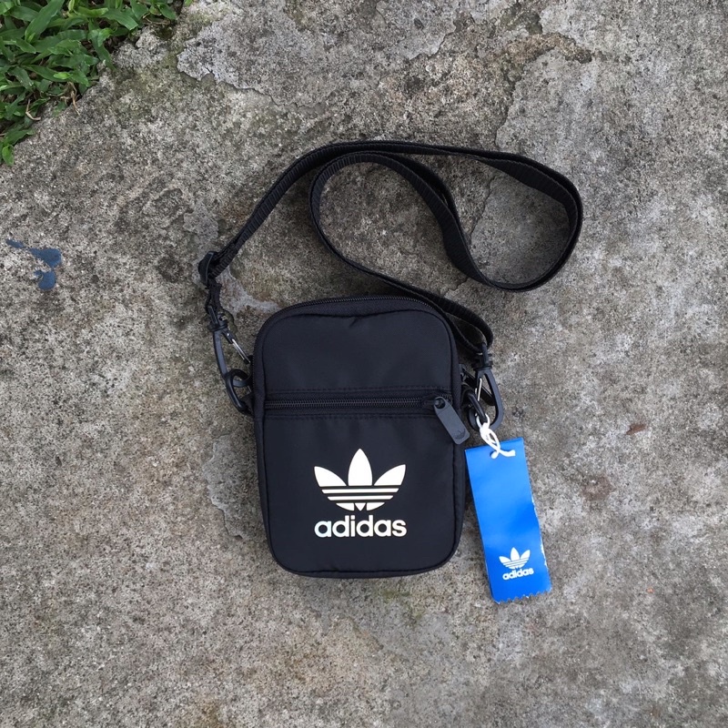 [SOLD OUT] SLING BAG ADIDAS TREFOIL FESTIVAL BLACK HOLOGRAM