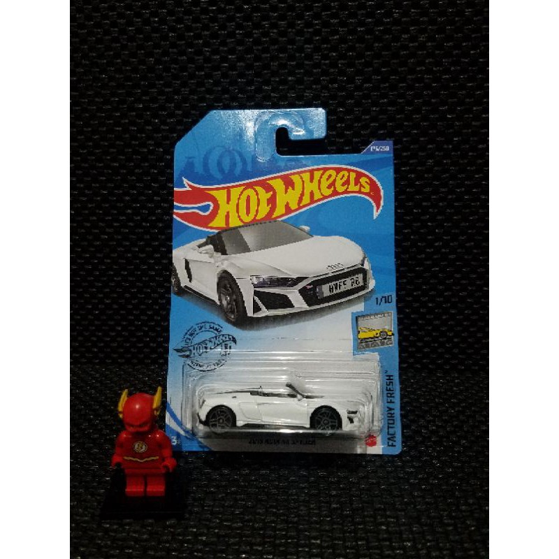 Hot wheels 2019 Audi R8 Spyder white