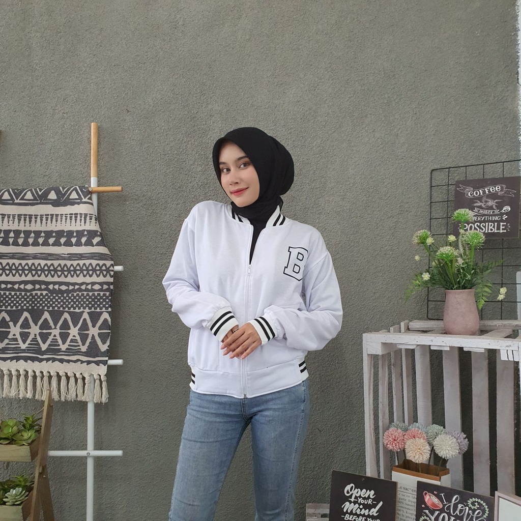 JAKET BASEBALL ZIPER WANITA HURUF B WHITE TERMURAH