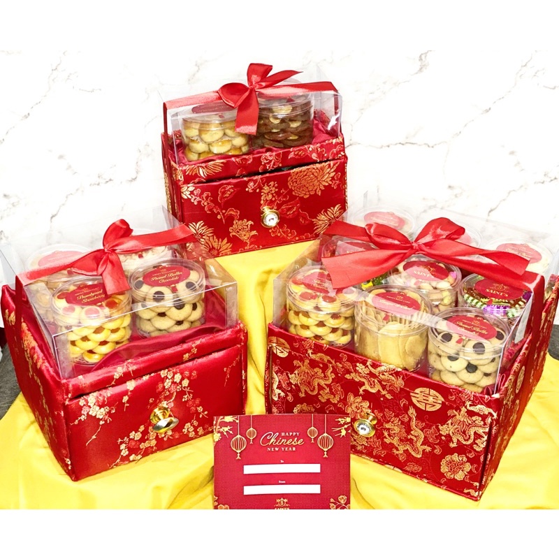

Hampers Box Imlek Cheongsam - Hanya Box