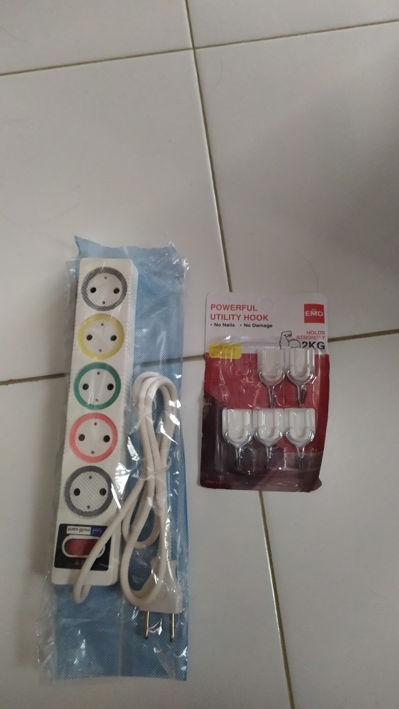 Gantungan Hook Kail Multifungsi Serbaguna Kecil Mini Tempel Untuk Kunci Topi Cantelan