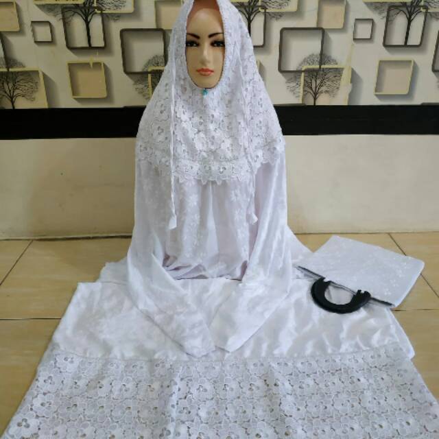 Mukena terusan PRADA putih