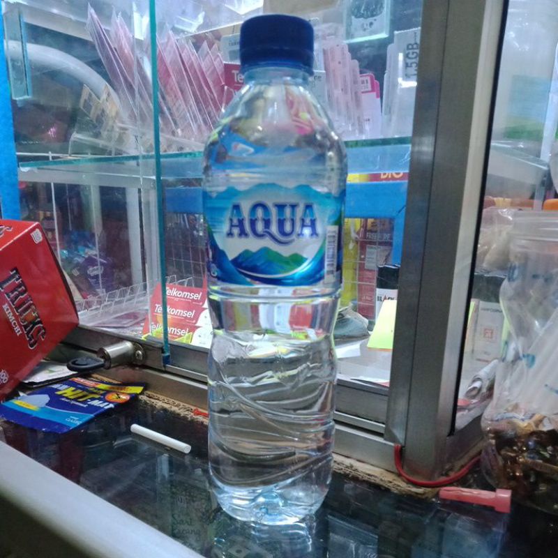 

Air mineral aqua botol 600ml