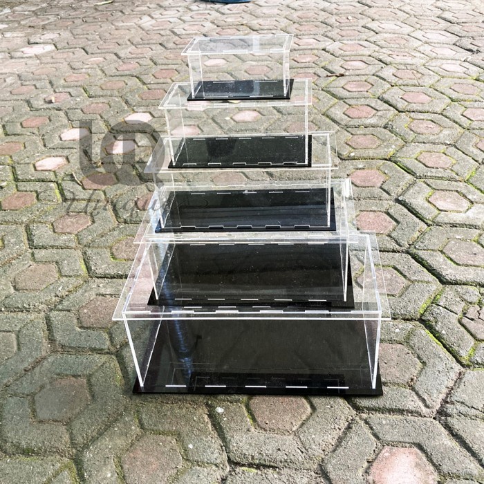 Box Displat Diecast Acrylic 1:32 20x8x8 - Kotak Produk Akrilik 1/32