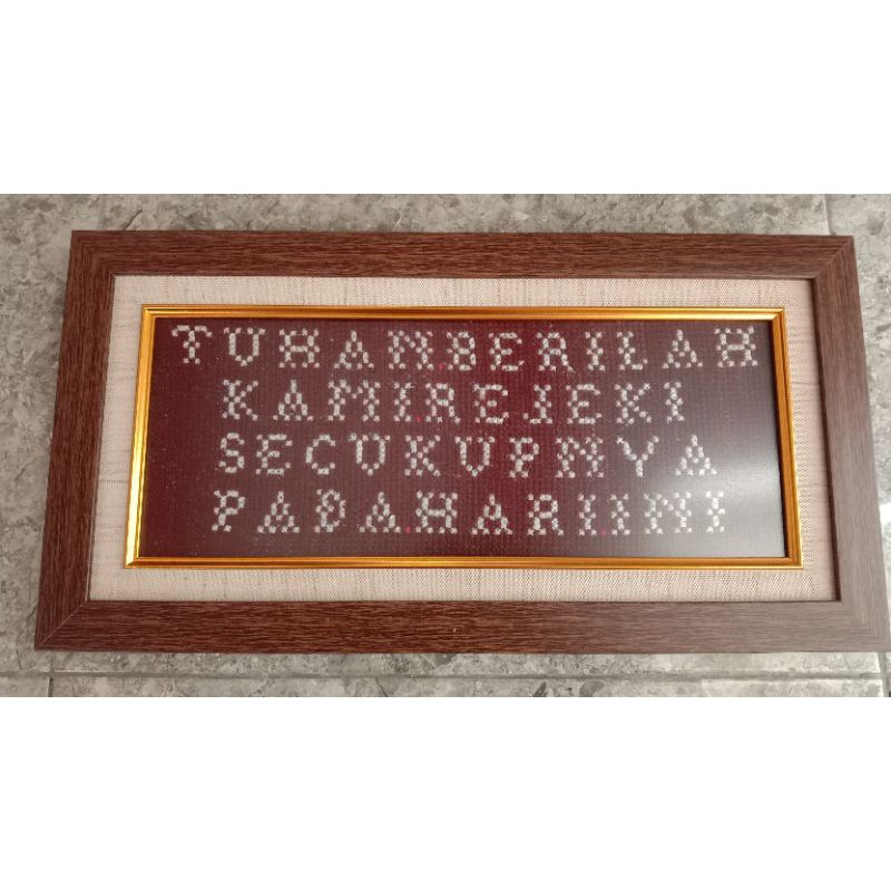 HIASAN DINDING Strimin/Kristik Quotes