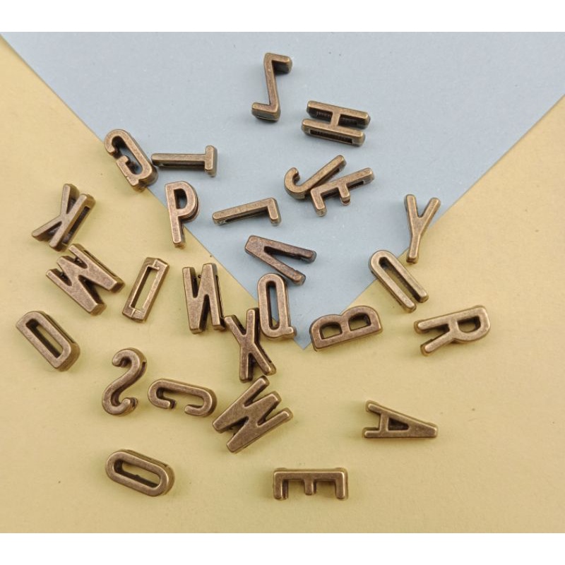 26 huruf Charm Huruf Abjad Bronze A-Z