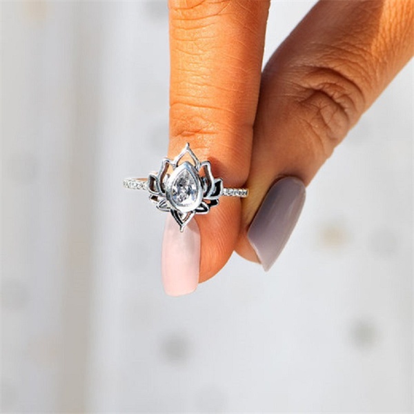 Cincin Bentuk Bunga Geometris water drop Bahan alloy Untuk Wanita