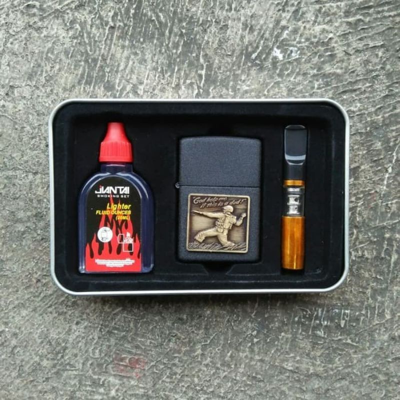 Korek Api Lighter 1 set Minyak + Pipa Rokok Motif Timbul
