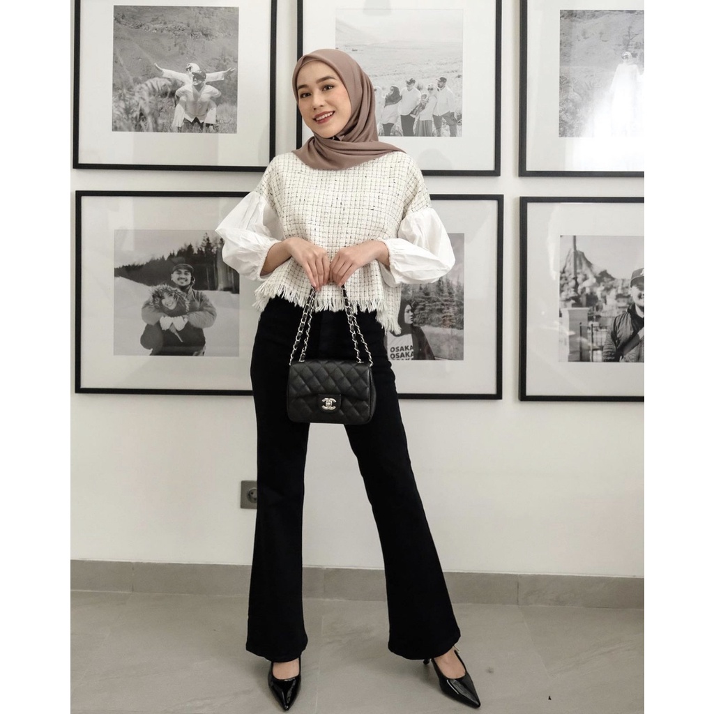 Tania Black Flared / Celana Jeans Cutbray Wanita