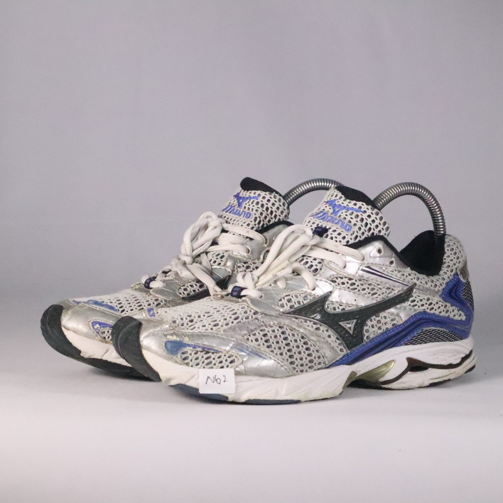 mizuno wave nexus sale