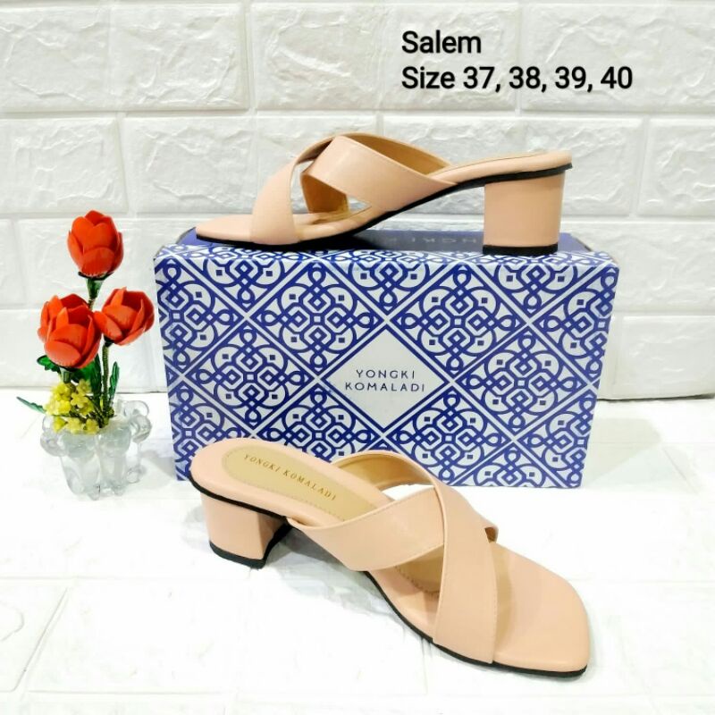 Sandal wanita heels yongki komaladi