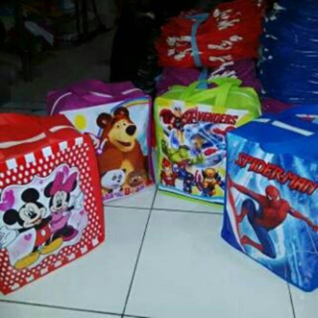 

Tas ultah tenteng resleting