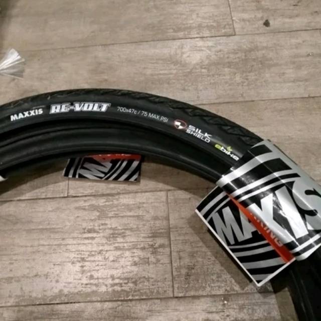 BAN LUAR MAXXIS REVOLT 700x47c