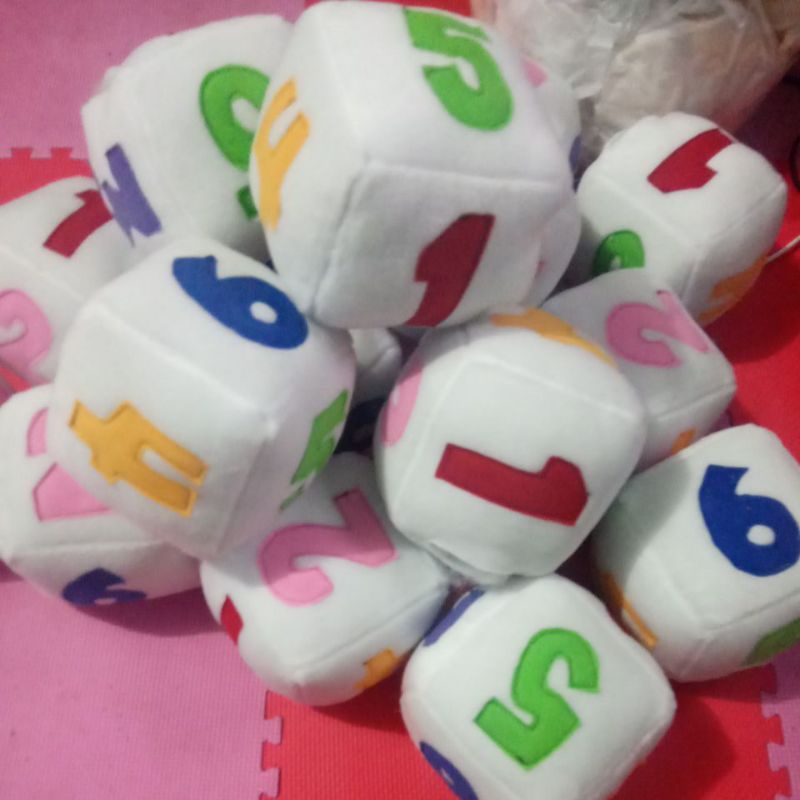 Dadu 10x10cm / boneka dadu kecil / bantal dadu kecil