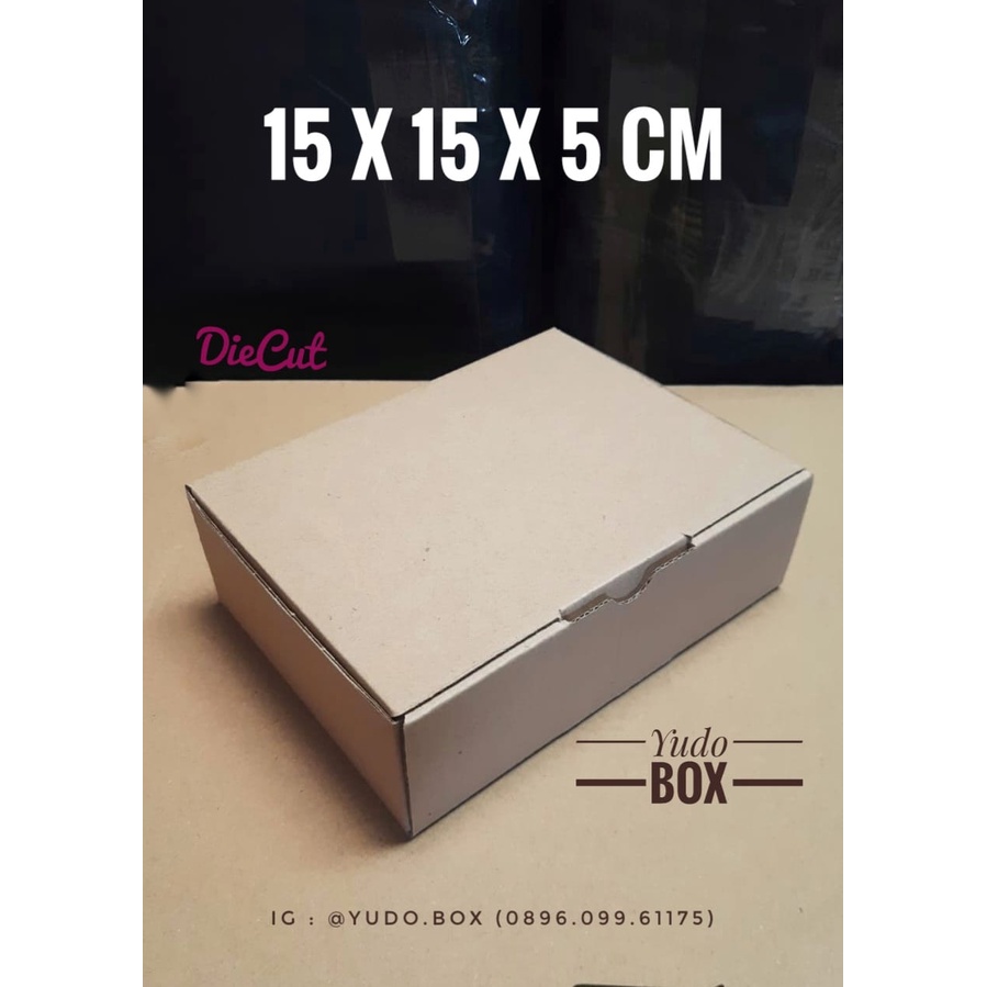 

Kardus karton uk. 15 x 15 x 5 cm...die cut box kotak Souvenir -dll