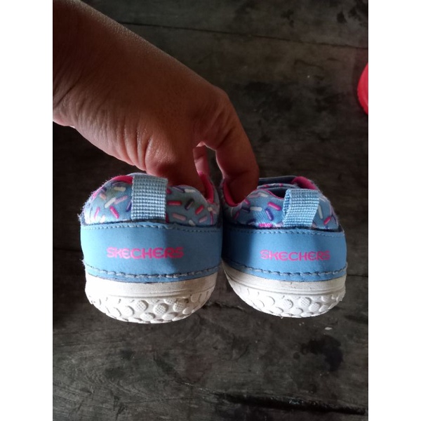 sepatu Skechers anak perempuan preloved