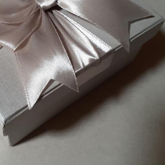 

❄ GIFTBOX CANTIK ABU SILVER KOTAK HADIAH SPESIAL ☃