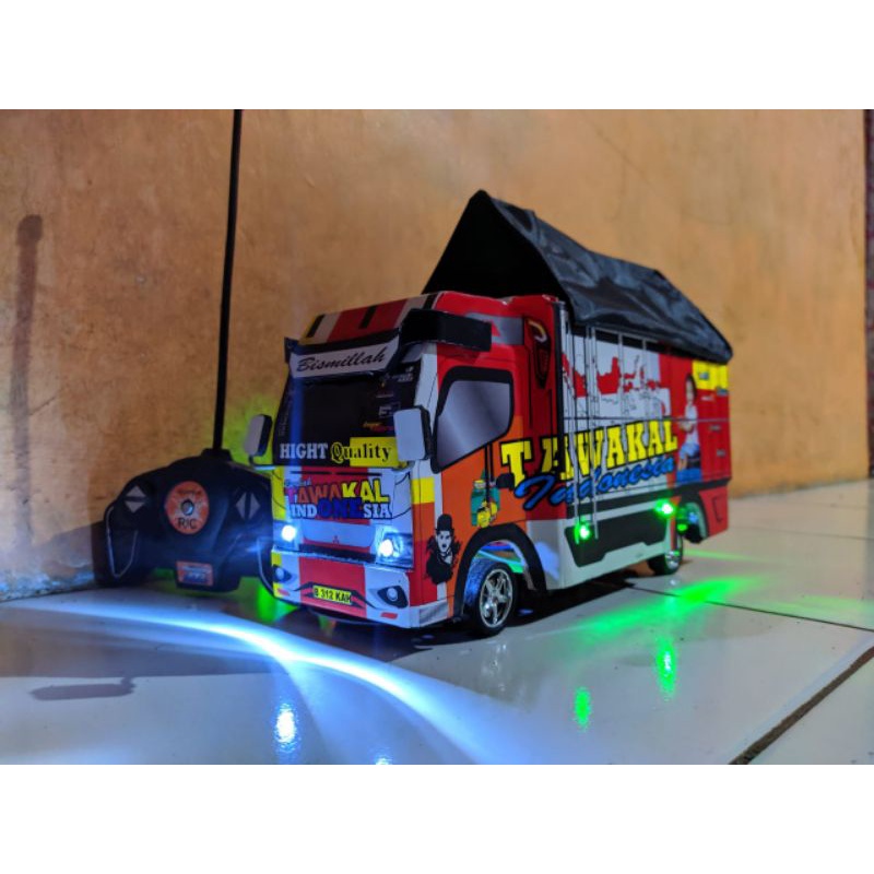 MINIATUR TRUK OLENG TAWAKAL